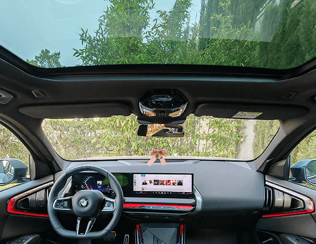 BMW X3 Pack M 2025 (premium), vue latérale, location voiture · Agadir, Maroc