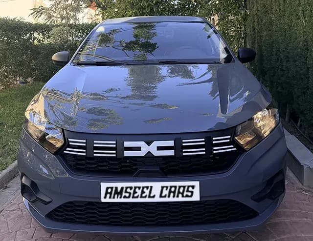 Dacia Logan 2026 (citadine), vue avant, location voiture · Agadir, Maroc · AmseelCars