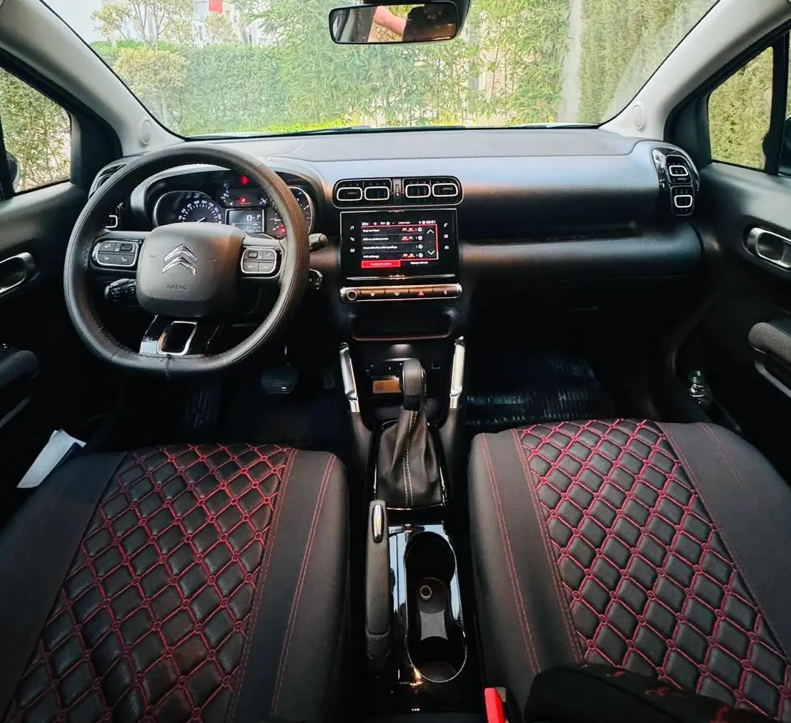 Citroën C3 Aircross 1.2 PureTech Hybrid 136 e-DCS6 2024 (SUV), tableau de bord, location voiture · Agadir, Maroc