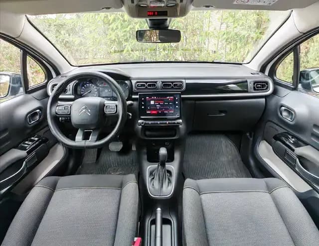 Citroën C3 2024 · vue latérale · Louer à Agadir | AmseelCars · citadine Citroën C3 2024 (citadine), vue latérale, location voiture · Agadir, Maroc