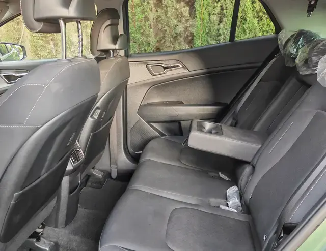 Kia Sportage 1.6 CRDi 136 DCT7 2025 · intérieur · Louer à Agadir | AmseelCars · SUV Kia Sportage 1.6 CRDi 136 DCT7 2025 (SUV), intérieur, location voiture · Agadir, Maroc