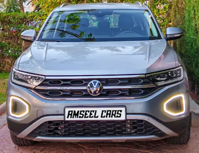Volkswagen T-Roc 1.5 TSI 150 BVM6 2024 · vue avant · Louer à Agadir | AmseelCars · premium Volkswagen T-Roc 1.5 TSI 150 BVM6 2024 (premium), vue avant, location voiture · Agadir, Maroc · AmseelCars