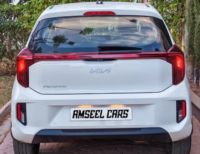 Kia Kia Picanto 2025 · intérieur · Louer à Agadir | AmseelCars · SUV Kia Kia Picanto 2025 (SUV), intérieur, location voiture · Agadir, Maroc