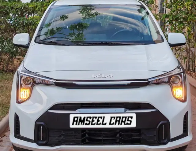 Kia Kia Picanto 2025 · vue avant · Louer à Agadir | AmseelCars · SUV Kia Kia Picanto 2025 (SUV), vue avant, location voiture · Agadir, Maroc · AmseelCars