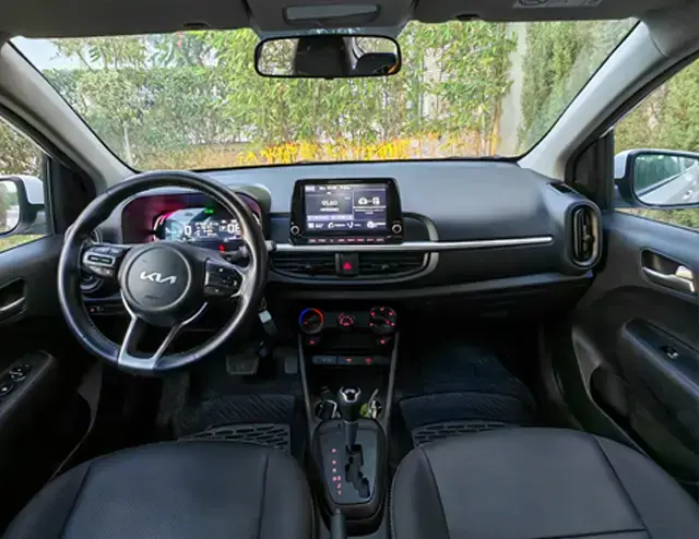 Kia Picanto 2025 · vue latérale · Louer à Agadir | AmseelCars · citadine Kia Picanto 2025 (citadine), vue latérale, location voiture · Agadir, Maroc