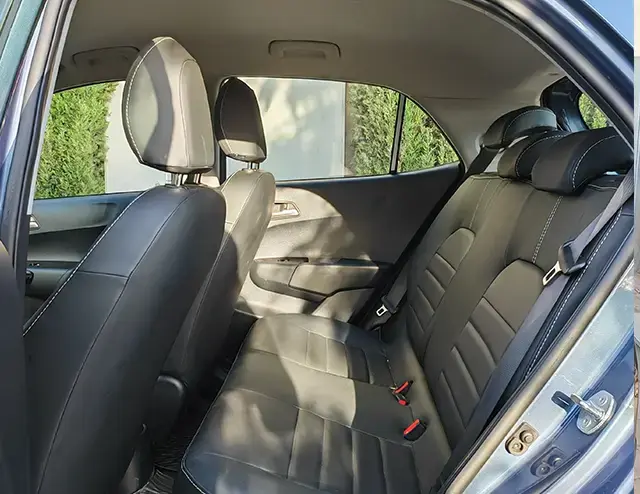 Kia Kia Picanto 2025 · vue latérale · Louer à Agadir | AmseelCars · SUV Kia Kia Picanto 2025 (SUV), vue latérale, location voiture · Agadir, Maroc