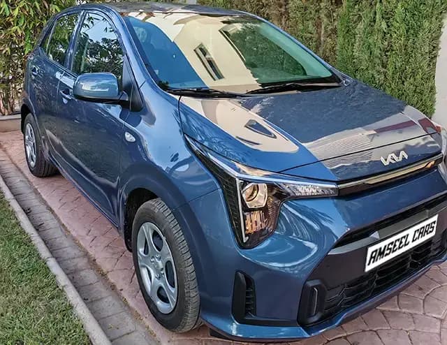 Kia Kia Picanto 2025 · vue latérale · Louer à Agadir | AmseelCars · SUV Kia Kia Picanto 2025 (SUV), vue latérale, location voiture · Agadir, Maroc